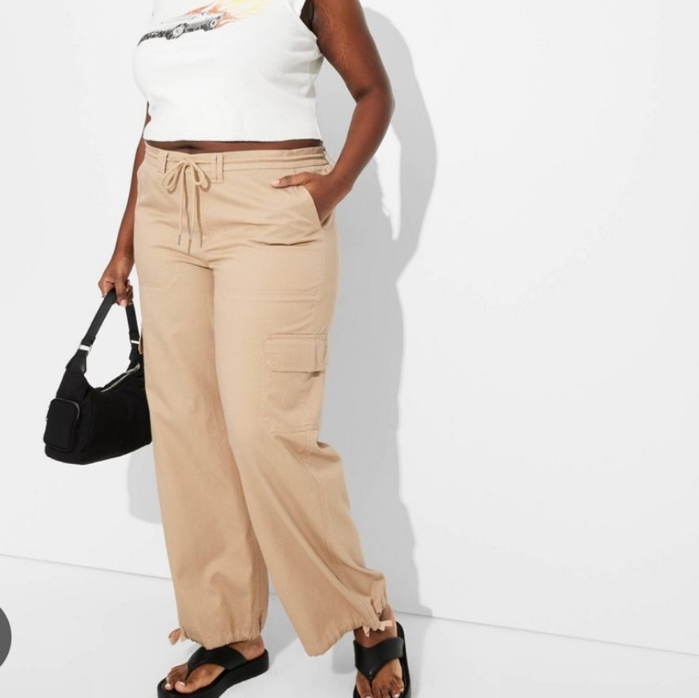 Women's Mid Rise Wide Leg Cargo Pants Wild Fable Light Taupe XL